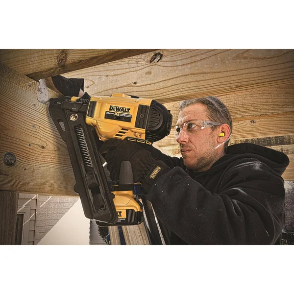 DeWalt DCN693M1 20V Max Cordless Metal Connector Nailer