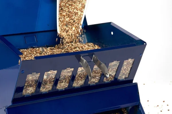 Woodlink Absolute II Electric Blue Squirrel Resistant Bird Feeder